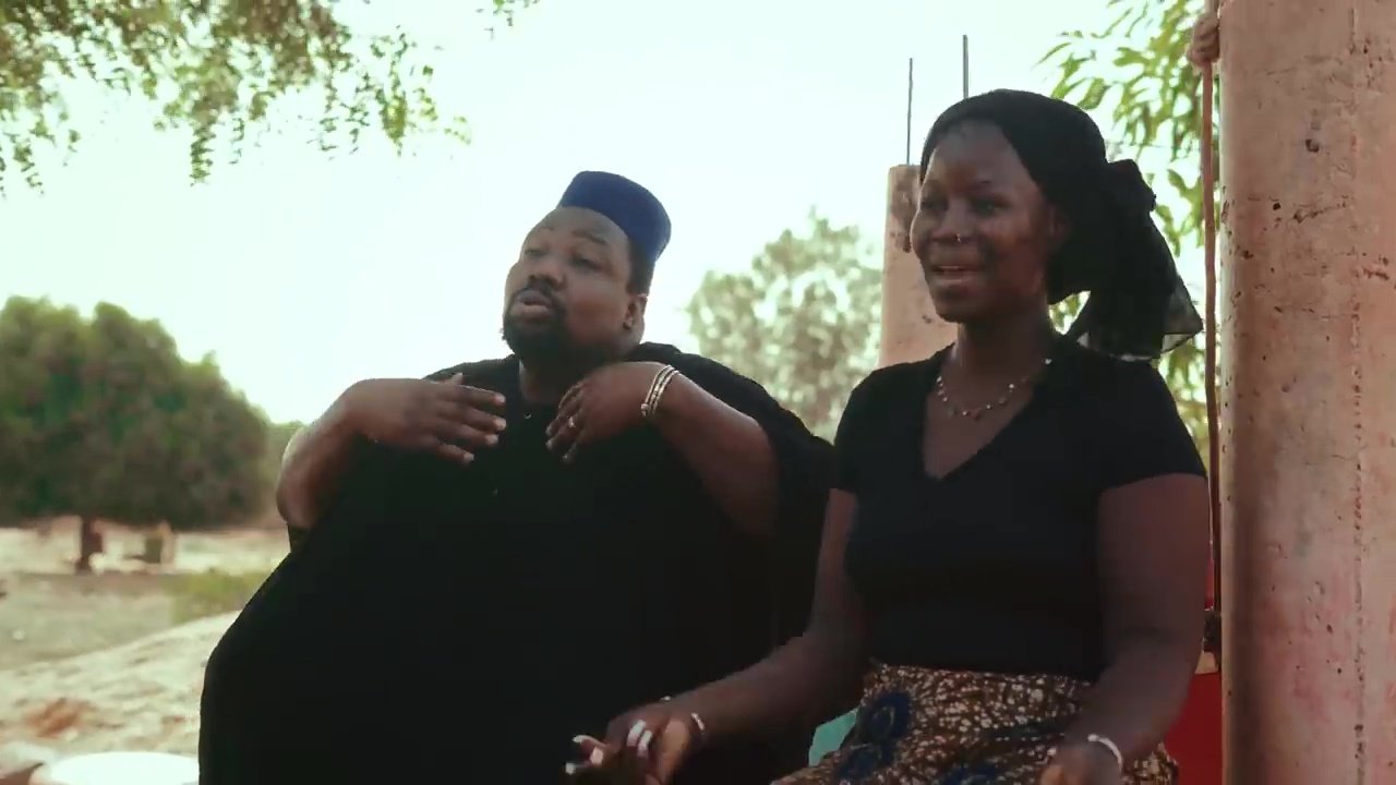 Claba et Assanatou Doumbia lors du tournage du clip Fourou